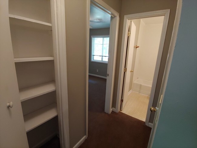 Building Photo - 1630 Line St