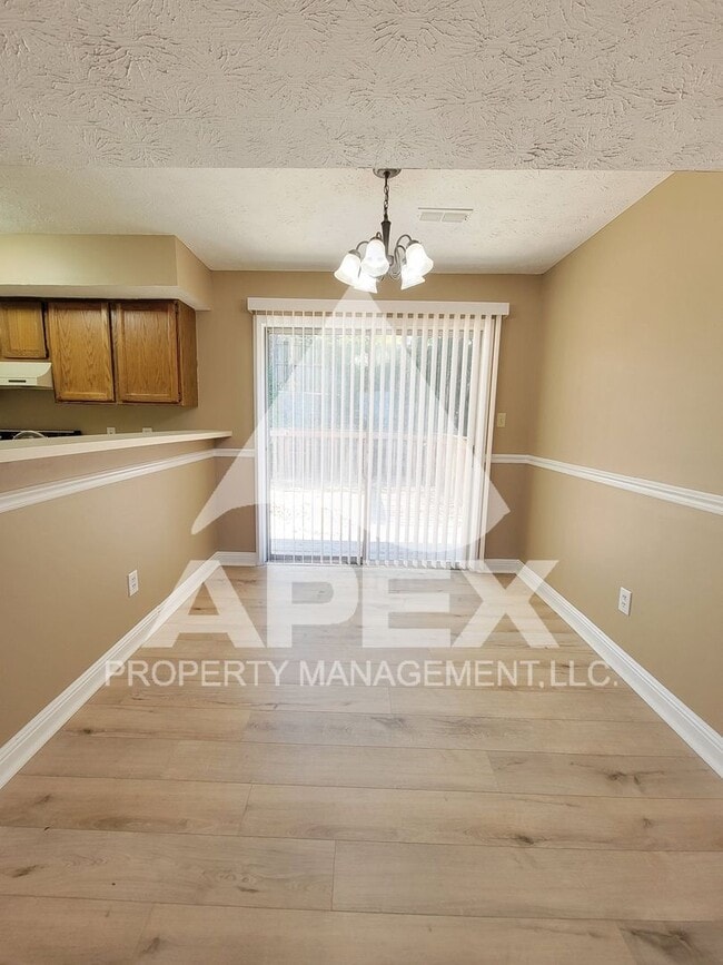 Building Photo - 3 Bed/ 2.5 Ba home w/Hardwood floors, Fireplace and oversized 1-Car Garage - WEST Knoxville!!