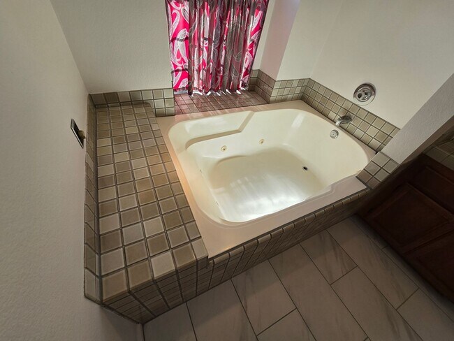 Building Photo - 2 Bed, 2.5 Bath Townhome in Pacific Beach