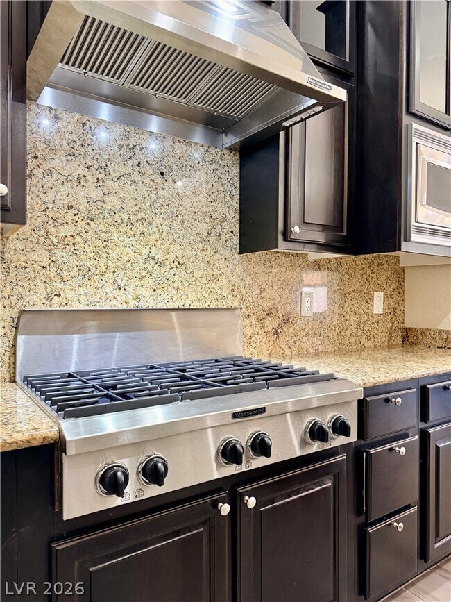 Building Photo - 8565 Hogan Falls Cir