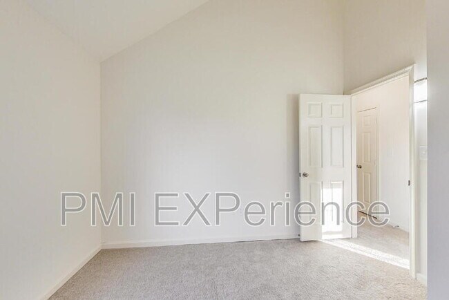 Building Photo - 9010 Hardesty Dr