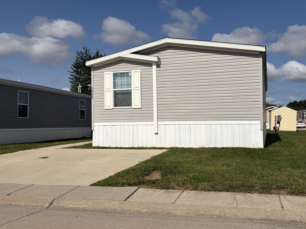 Building Photo - 38089 Marlene Dr