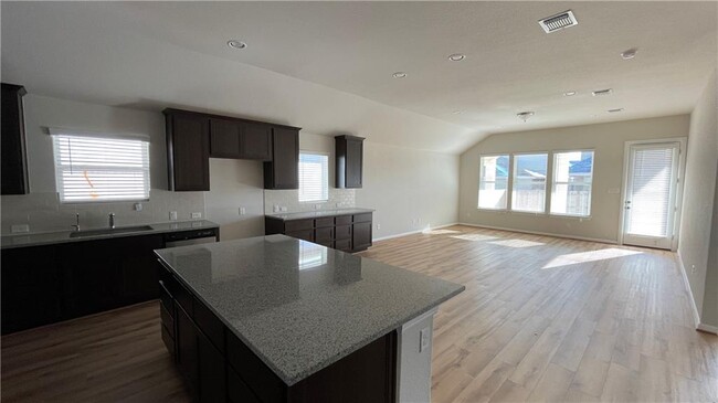 Building Photo - 6617 Covina Ln