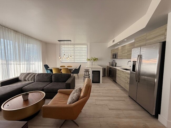 Building Photo - 121 NE 34th St