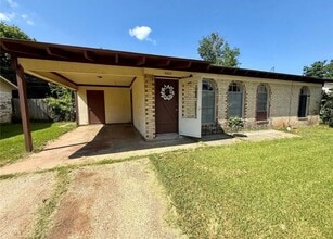 Building Photo - This Just In! New To The Market!