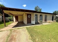 Building Photo - This Just In! New To The Market!