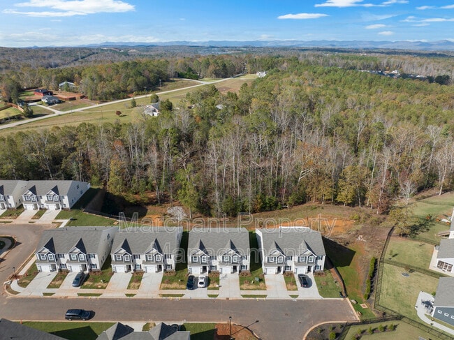 Building Photo - 211 Backstay Ln