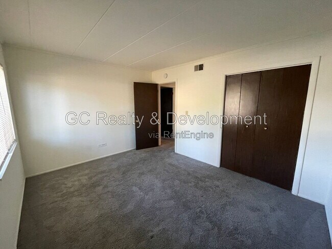 Building Photo - 180 N Wolf Rd