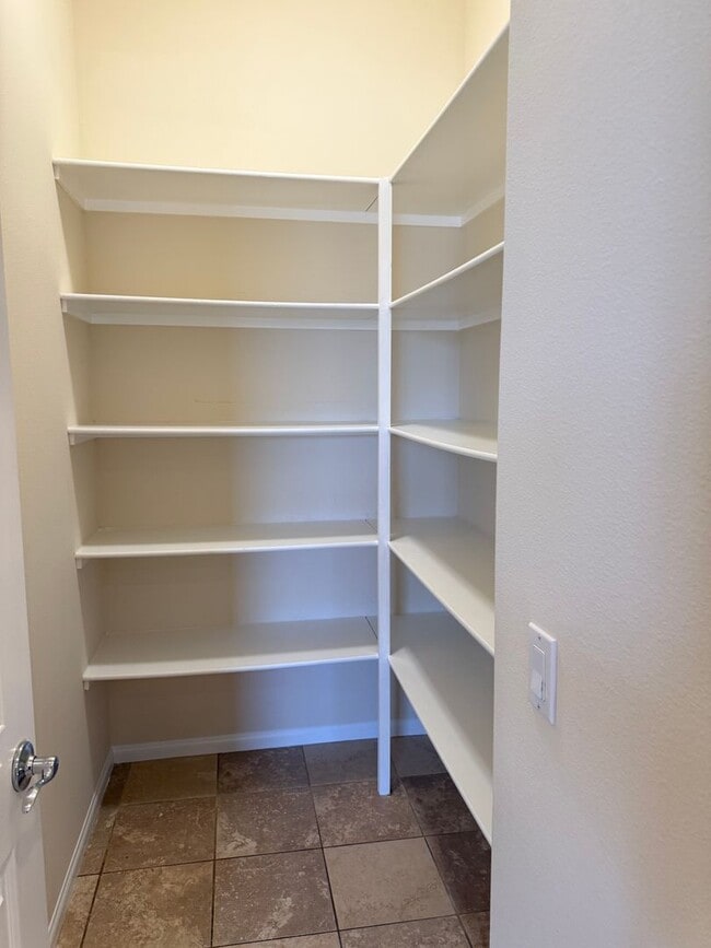 Building Photo - Apple Valley Estates- Gated Community- Beautiful 4 Bedrooms, 3 Bathrooms