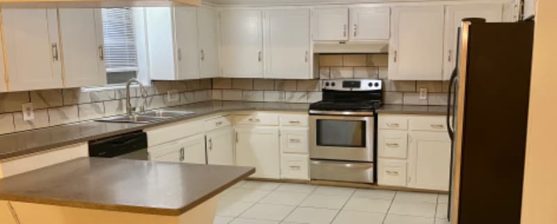 Building Photo - 121 Cactus Dr