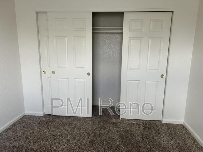 Building Photo - 1303 Powell Ln