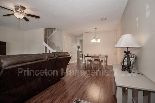 Building Photo - 137 Lynch Cir