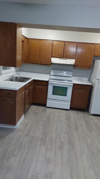 Building Photo - 1015 W Jackson St