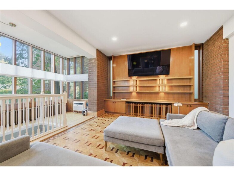 Building Photo - 2701 DuPont Ave S