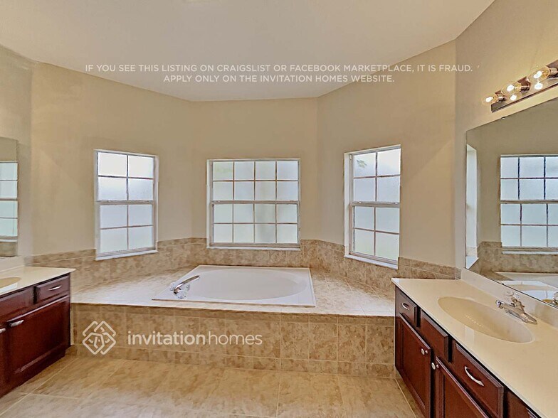 Building Photo - 2865 Sweetspire Cir