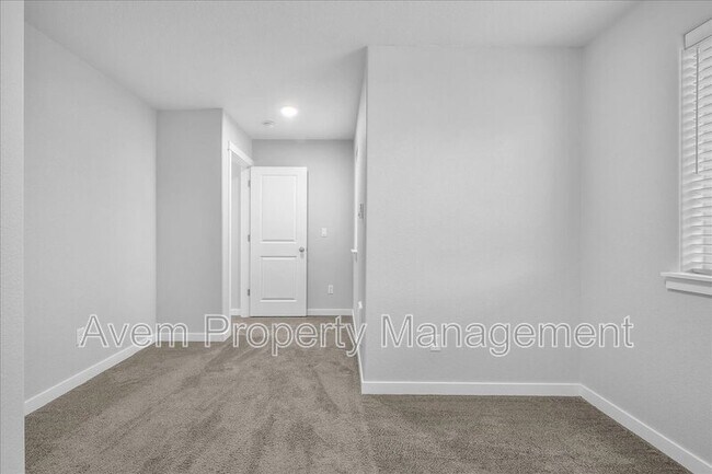 Building Photo - 2736 SE 84th Ave