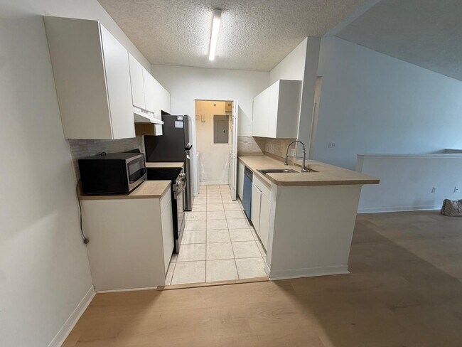Building Photo - 10336 Fox Trail Rd S