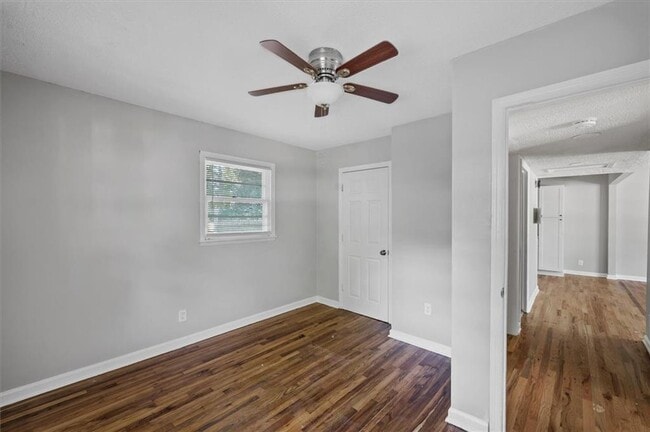 Building Photo - 190 Opal Dr