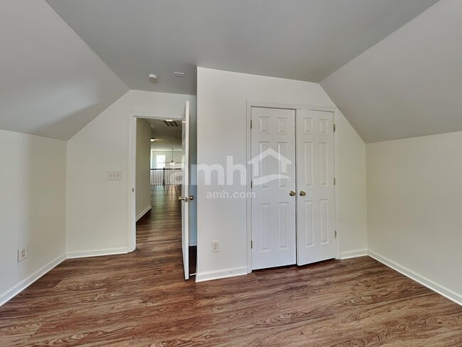 Building Photo - 925 Southridge Dr