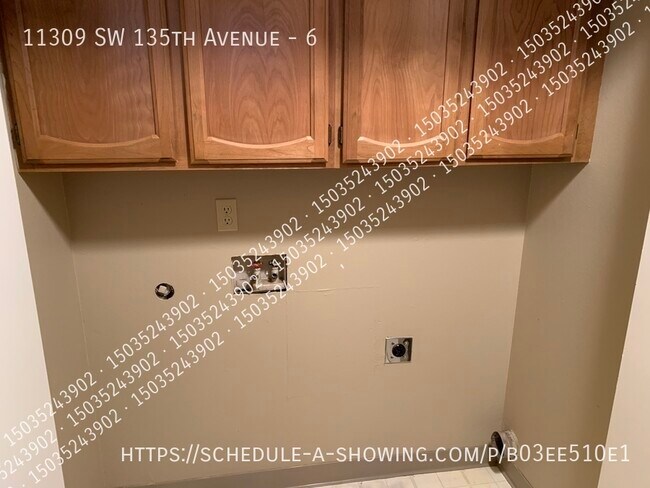 Building Photo - 11309 SW 135th Ave