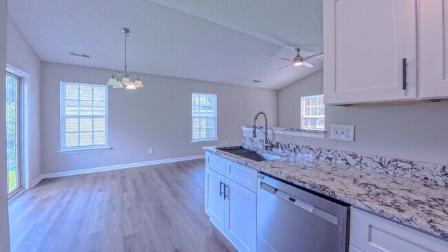 Building Photo - Charming 3BR House in Raleigh