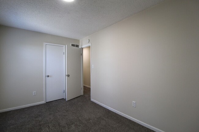 Building Photo - April FREE On This Fully Remodeled 2 Bedroom 1.5 Bath Duplex In Olathe