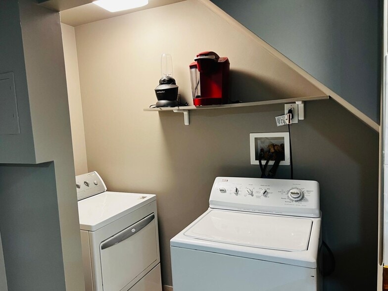 Building Photo - 2175 Forman Ct