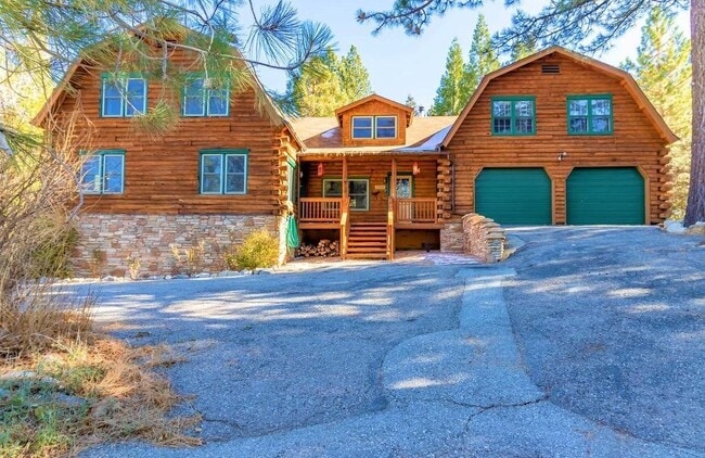 Building Photo - 1700 Woodland Dr