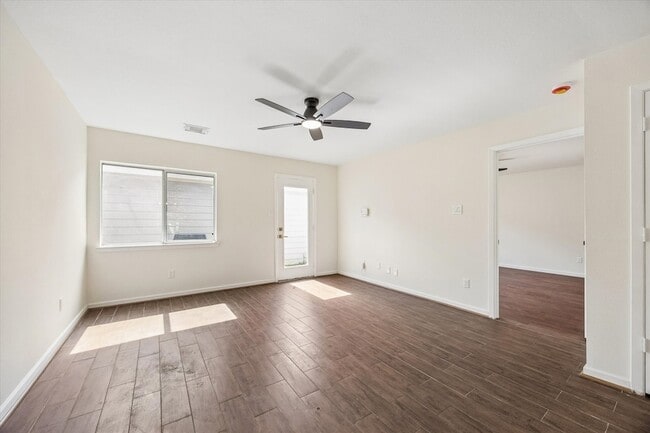 Building Photo - 6106 Settlers Lake Cir E