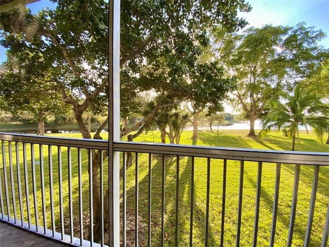 Building Photo - 3010 N Course Dr