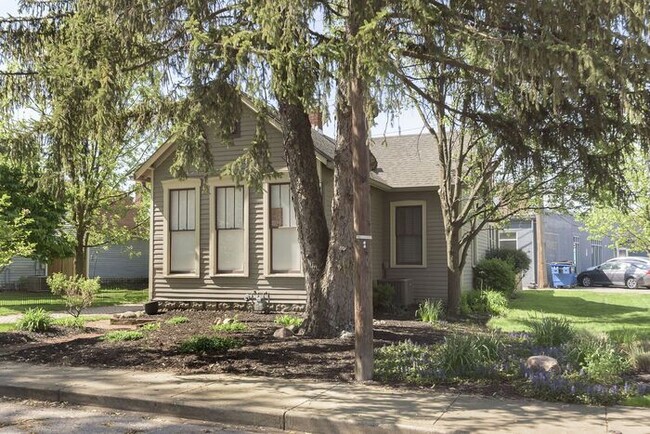 Building Photo - Beautifully updated Historic Bungalow
