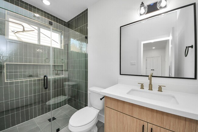 Building Photo - 6951 Foster St