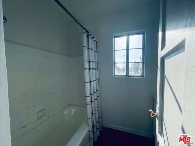 Building Photo - 2016 20th St