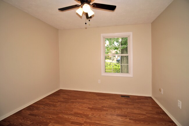 Building Photo - 100 Grouse Ct