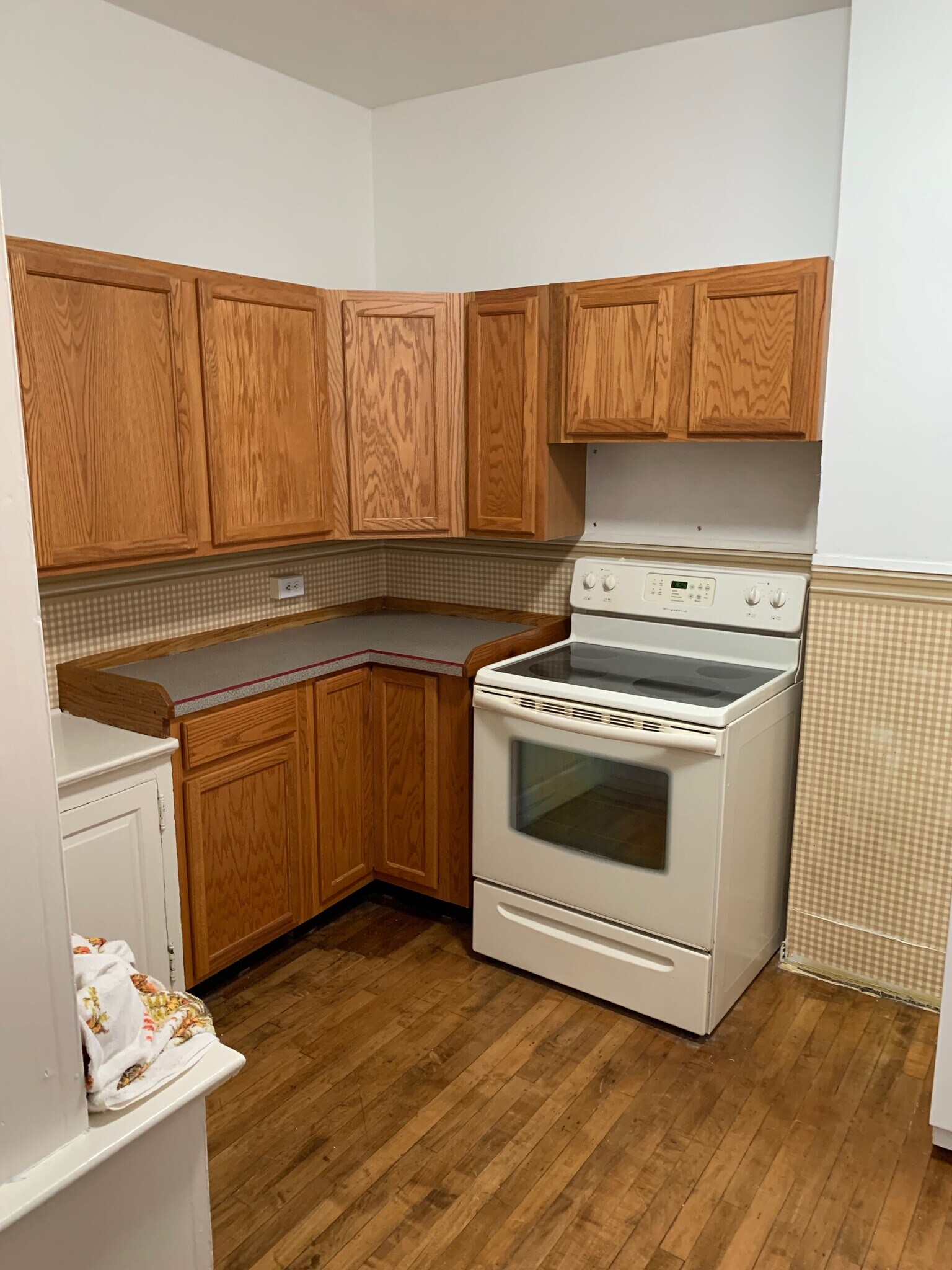 Building Photo - 800 W Broadway St