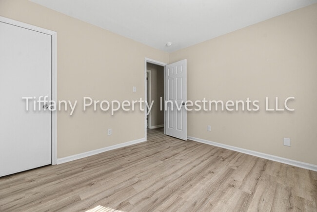 Building Photo - 3350 Misty Wood Dr