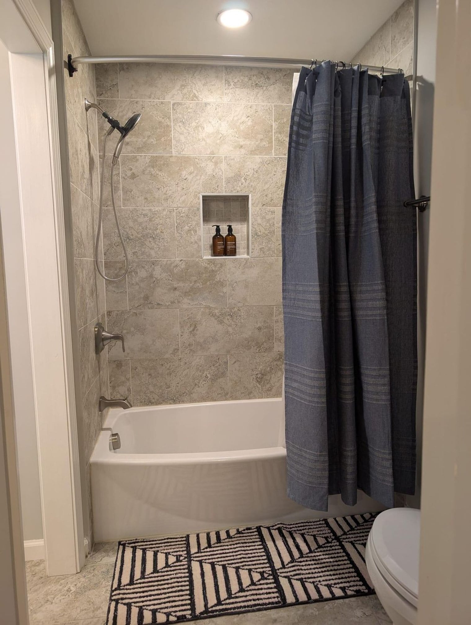 Building Photo - 469 Holt Rd NE