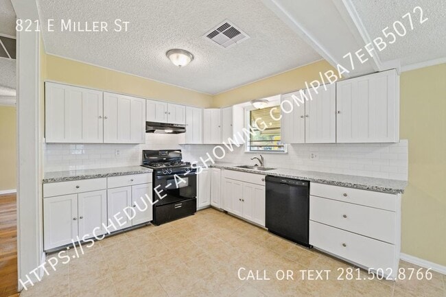 Building Photo - 821 Miller St