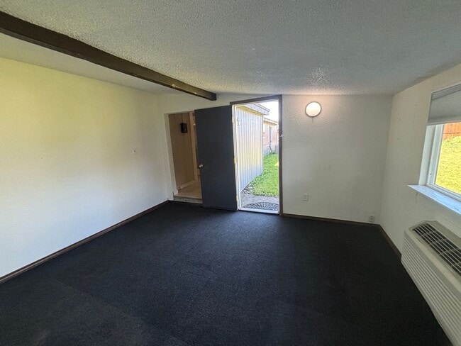 Building Photo - Charming 3-Bed Home in Hayden Lake — Spacious Lot & Attached Garage!