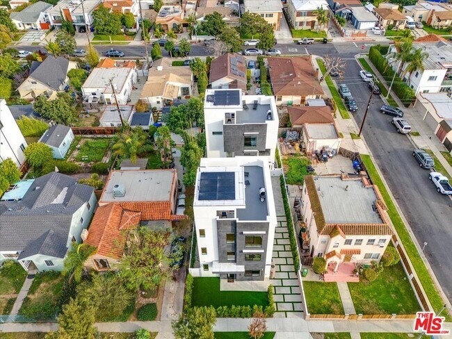 Building Photo - 2034 S Curson Ave