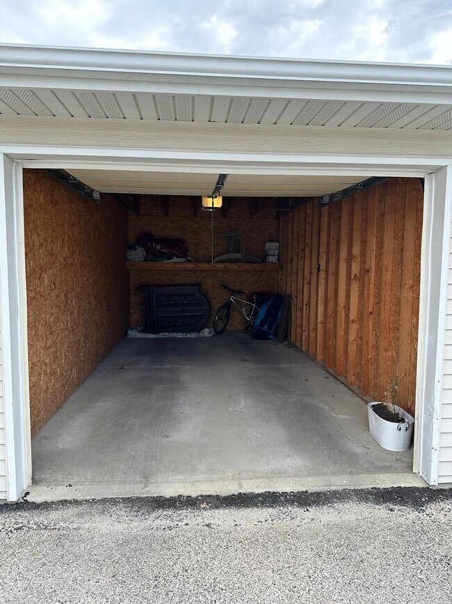 Building Photo - 2519 Bristol Dr