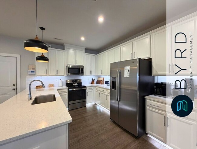Building Photo - 2749 Acadia Dr