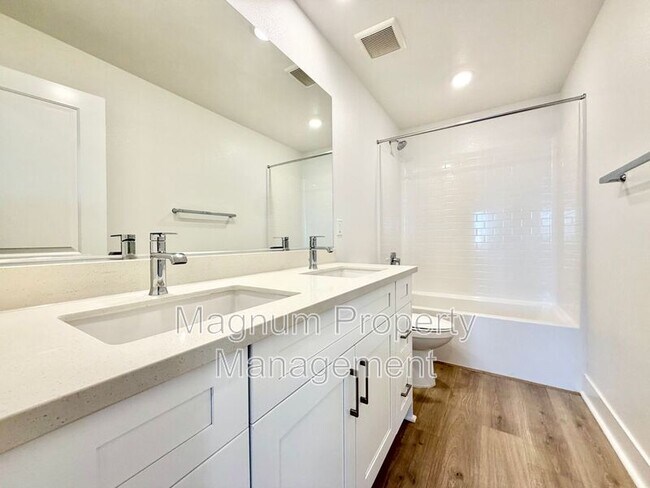 Building Photo - 34390 Coconut Cir
