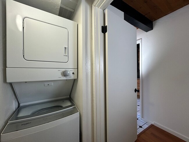 Building Photo - Idyllic Loft-Style Townhome Near Downtown Lafayette with Private Patios & Top Schools