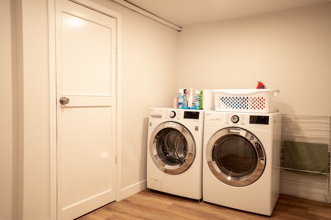 Building Photo - 4201 51st Ave S