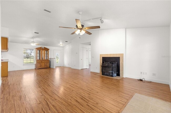 Building Photo - 3/2 Farm Home on 18.25 acres