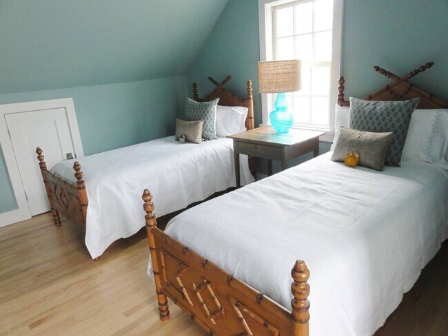 Building Photo - 75 Mill Hill Ln