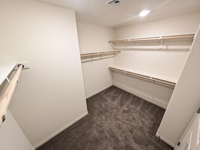 Building Photo - 5658 Mesa Sedona St