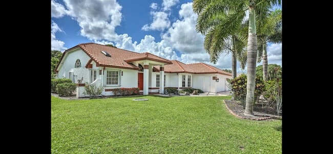 Building Photo - 2937 SE Cates Cir