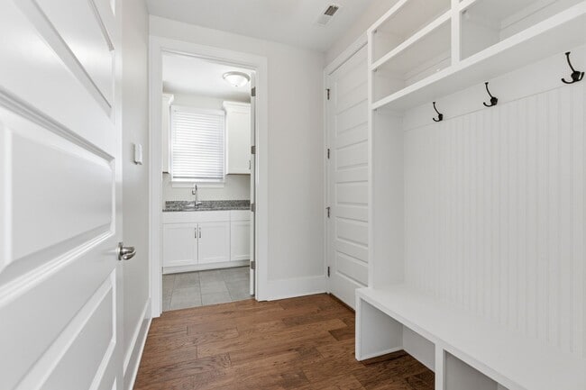 Building Photo - 1926A Castleman Dr